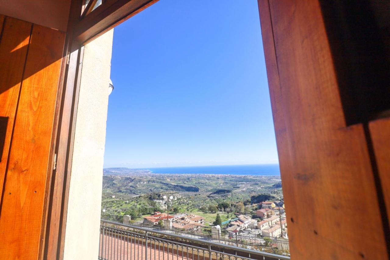 Palazzo Sant'Anna Hotel Gerace Exterior photo